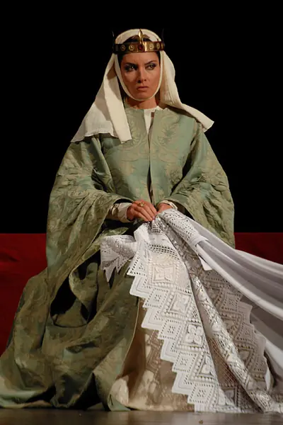 Gregor Bernadett