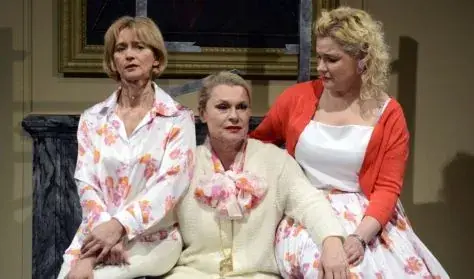 Három magas nő (Hegyi Barbara, Nagy Enikő, Marjai Virág) — Art Színtér, Budapest