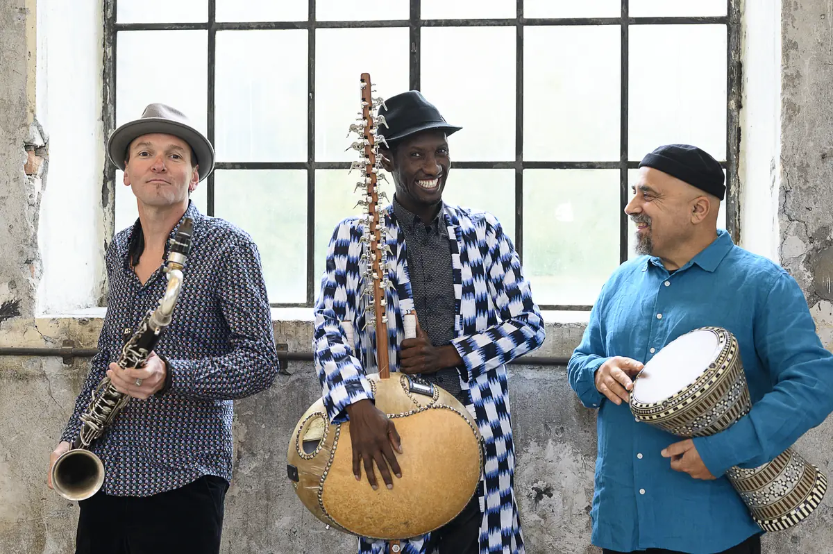 JMO | Jan Galega Brönnimann – Moussa Cissokho – Omri Hason (CH/SN/IL) — Budapest Music Center, Budapest