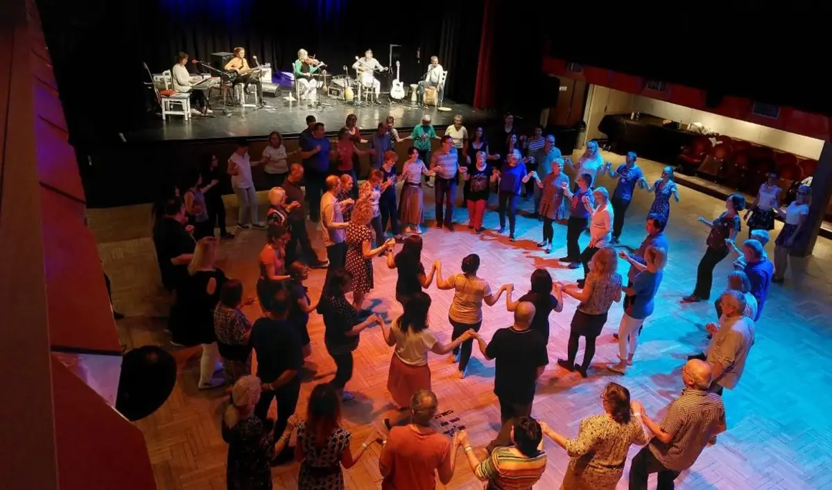 Sirtos görög táncház — ÓKK-Óbudai Kulturális Központ, Budapest