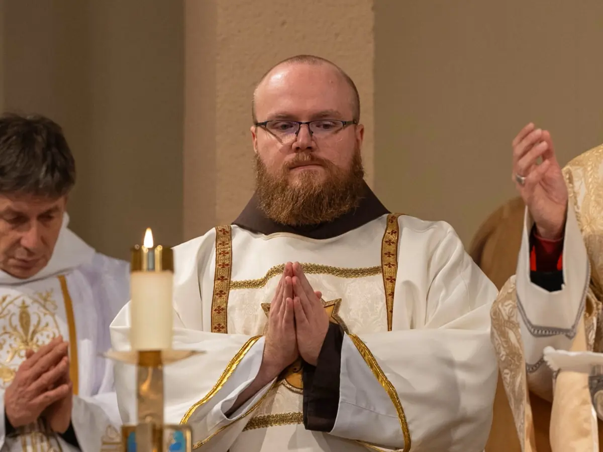 Novák Teofil OFM volt hallgatónk papszentelése — Sapientia Szerzetesi Hittudományi Főiskola, Budapest