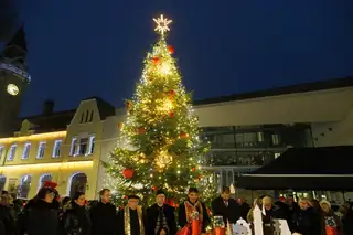 Adventi fényfelgyújtás, Első Adventi gyertyagyújtás