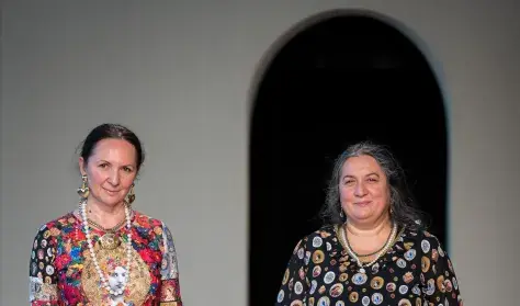 Romani rendhagyó tárlatvezetés a Tulipán & zsálya kiállításban · Hagyományok Háza, Budapest