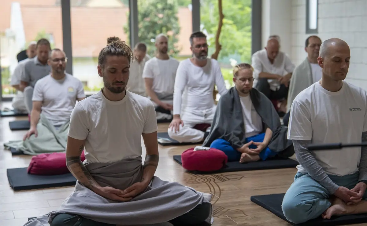Meditáció és Dhamma-műhely A Tan Kapuján — uszó buddhista oktatási, kulturális és elvonulási központ, Csernely