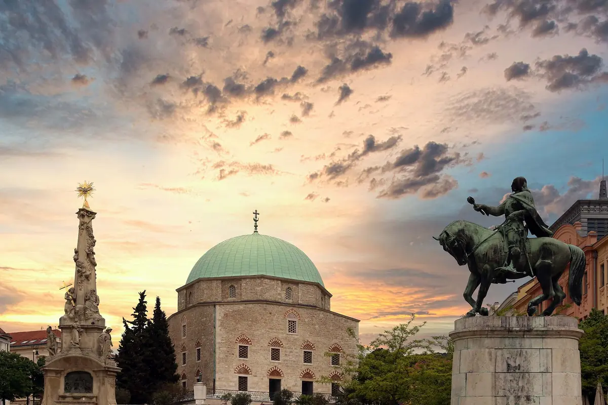 Best of Pécs – a város legszebb látnivalói egy sétában — pécs pont - tourinform, Pécs