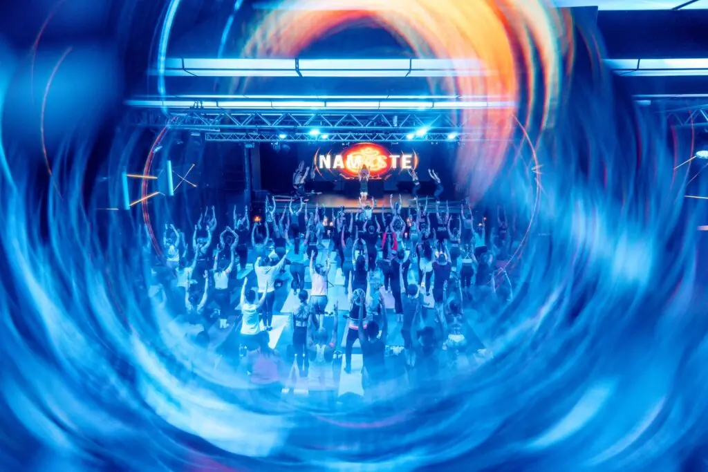 TECHNO YOGA // UV YOGA — Akvárium Klub, Budapest