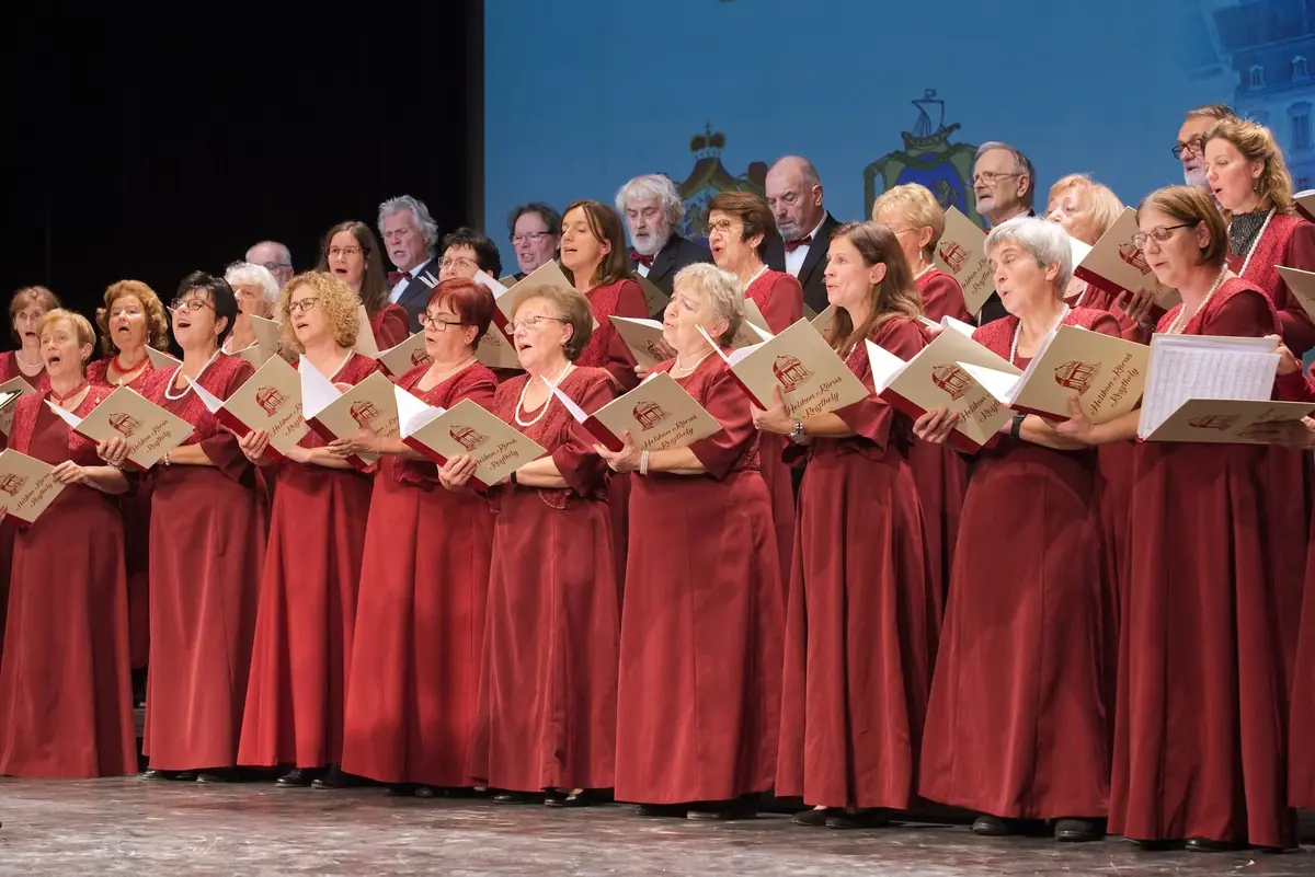 KÓRUSKONCERT A ZENE VILÁGNAPJA ALKALMÁBÓL · Magyarok Nagyasszonya  Plébániatemplom, Keszthely