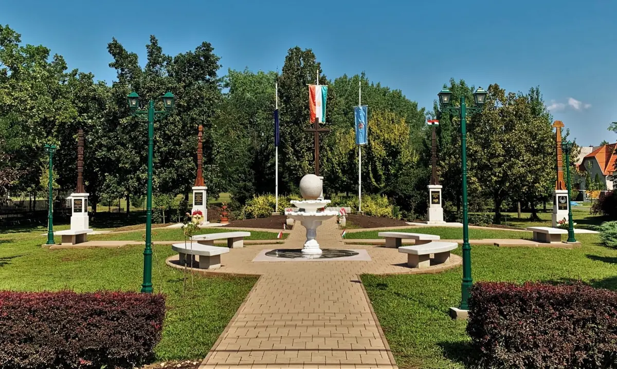 Idősek napja · Iskola, Arnót