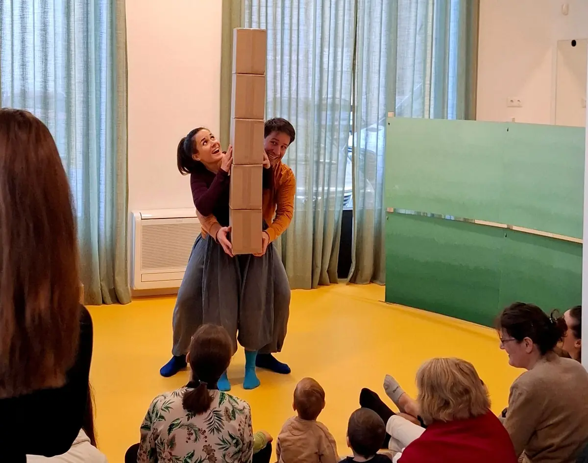 A doboz · Ciróka Bábszínház, Kecskemét