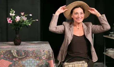 Willy Russell: Shirley Valentine — KULTKIKÖTŐ - Balatonszárszó, Balatonszárszó