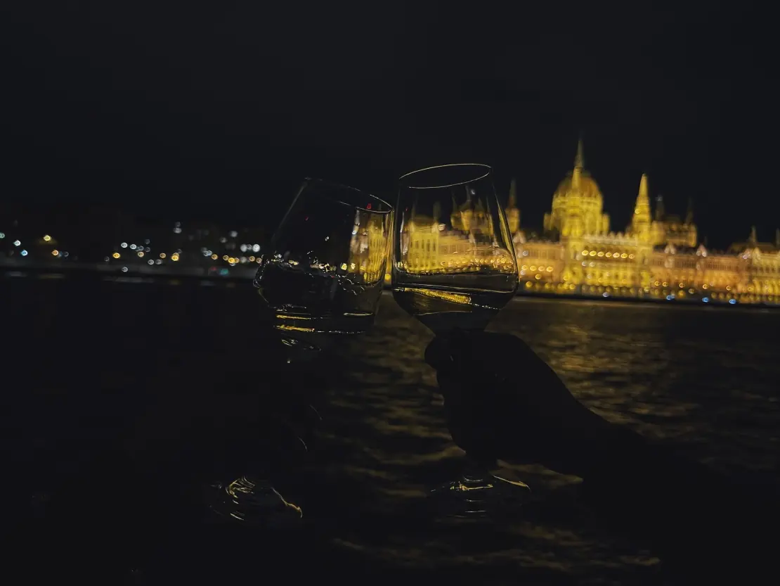 Borkóstoló Élmény Városnézéssel a Dunán — Akadémia kikötő (2. ponton), Budapest