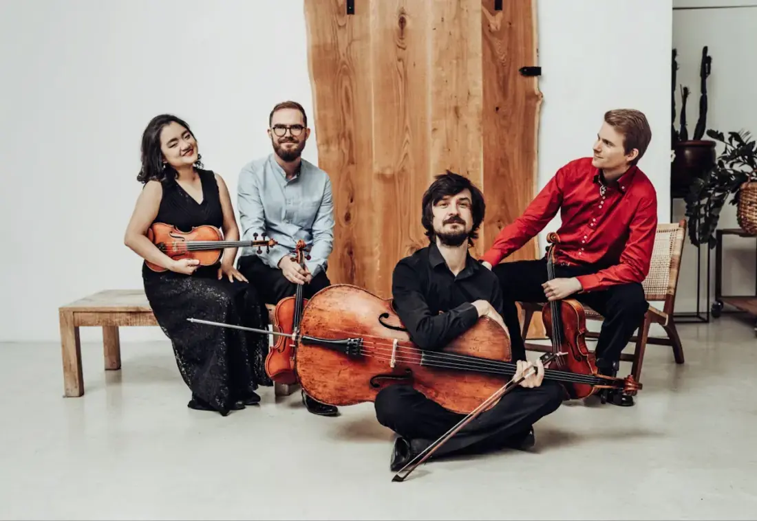 Hangfestés 3. - Zene és képzőművészet egy palettán - A V4 String Quartet koncertje - A VI. Óbudai Hang-Mű-Hely rendezvénye — Óbudai Társaskör, Budapest