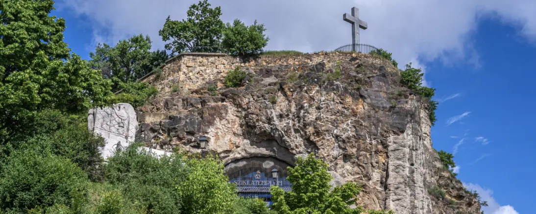 Pálos 70 túra és zarándoklat - Pálos 70 teljesítménytúra / „Virág Benedek” Pálos 35 / „Vezér Ferenc” Pálos 20 / „Boldog Özséb” Pálos 40 / „Remete Szent Pál” Pálos 21 — Sziklatemplom (Szent Gellért tér fölött), Budapest