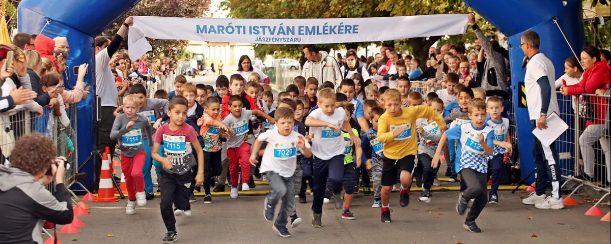 VIII. Jászfényszarui Futófesztivál In Memoriam Maróti István — Szentcsalád tér, Jászfényszaru