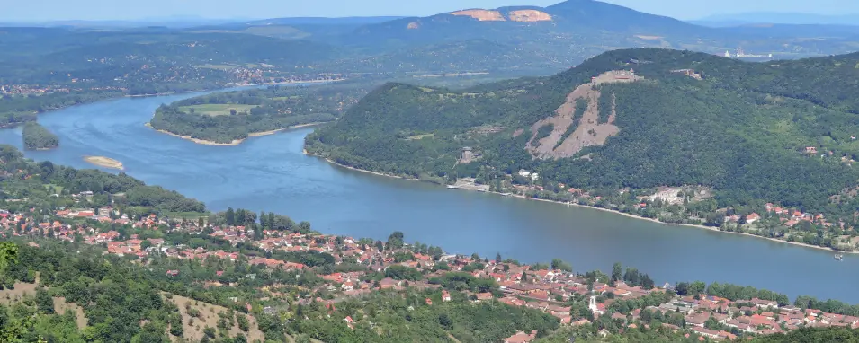 Töhötöm Vezér - 42 / 21 / 7 — Faluföle utca, Verőce
