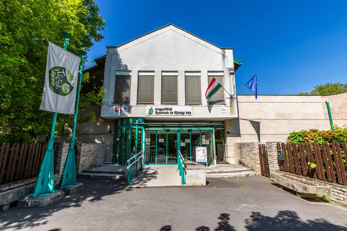 „Mesterségünk címere” Nyílt Nap az Angyalföldi Gyermek- és Ifjúsági Házban és a Tücsöktanyán — Angyalföldi Gyermek- és Ifjúsági Ház, Budapest