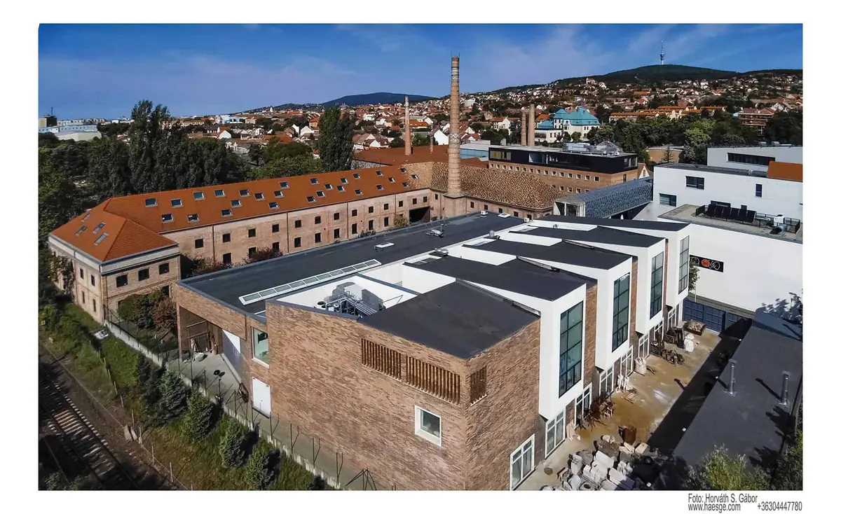 ALUMNI – VÁLOGATÁS A PÉCSI TUDOMÁNYEGYETEM MŰVÉSZETI KARÁNAK ARCHÍVUMÁBÓL — eötvös10 művelődési ház, Budapest