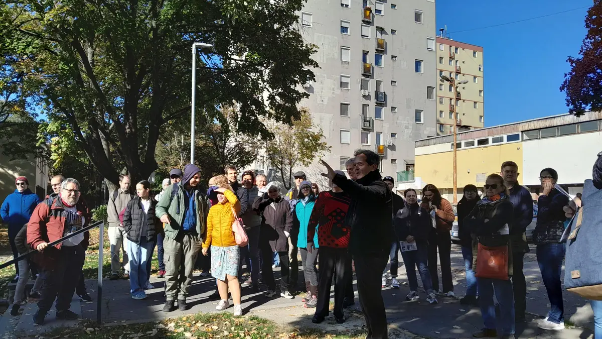 Helytörténeti séta a budafoki Kísérleti Lakótelepen — Magdolna Udvar, Budapest