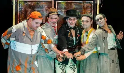Komámasszony, hol a stukker? — Új Színház, Budapest