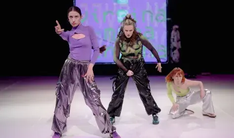 Maria-Luiza Dimulescu & Camelia Neagoe: Maybe by 2301,  we won’t need another feminist show — MU Színház, Budapest