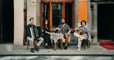 Görög Rebetiko a Kobuciban – Zene & Tánc (Live Greek Rebetiko & Dance) — Garden Kobuci, Budapest