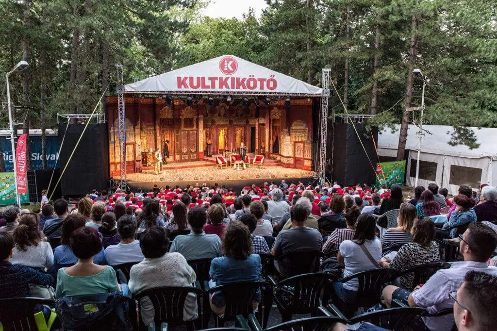 KULTKIKÖTŐ - Balatonföldvár